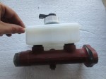 UAZ HUNTER Pompa hamulcowa dwusekcyjna pojedynczy zbiornik  (UAZ HUNTER two stage brake pump with one fluid reseirvor) [3160-3505010]