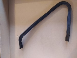 UAZ 469B Uszczelka szyby trójkątka tył prawa [UAZ 469B rear right triangle glass seal]