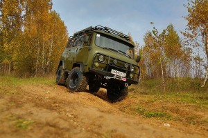 Zderzak przedni UAZ 452 z bullbarem wzmocniony [RIF]