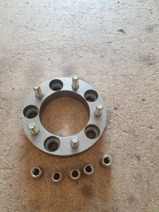 UAZ dystans koła 30 cm komplet z nakrętkami, cena za jedno koło PROMOCJA