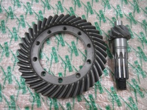 UAZ Koło talerzowe z wałkiem 8/41  (UAZ main gear ratio 5.125)