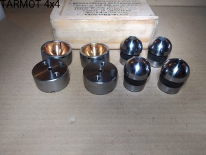 UAZ Sworznie zwrotnicy wzmacniane- komplet [UAZ reinforced pinions for wheels]
