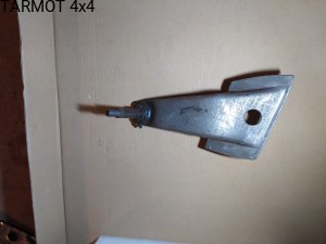 UAZ 469B / HUNTER wspornik amortyzatora przedni prawy [UAZ 469B / HUNTER shock absorber bracket front right]]