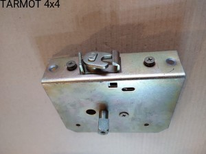 UAZ 3151 / Hunter zamek drzwi - prawa strona [ UAZ new type door lcok - right side]