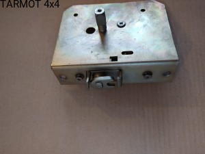 UAZ 3151 zamek drzwi nowego typu [UAZ 3151 new type door lock]