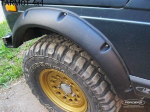 Łada Niva 5D nadkola zewnętrzne LAPTER pod wycięcie (Łada Niva 5D wheel arches for body-cut from LAPTER)