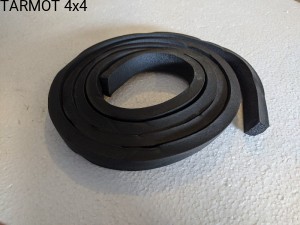 UAZ 469B uszczelka ramki okna - podszybia [UAZ 469B seal under front windshield frame]