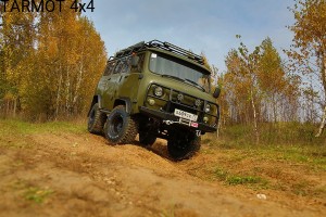 Zderzak przedni UAZ 452 z bullbarem wzmocniony [RIF]