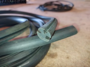 UAZ 452 uszczelka szyby czołowej (UAZ 452 front windshield seal)
