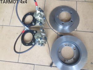 UAZ most wojenny  hamulce tarczowe KIT montażowy przód/tył (brake disc mouting kit for military axles)