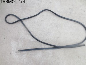 UAZ 469B Uszczelka szyby czołowej  (rubber seal for UAZ 469B frontshield) [469-5206050]
