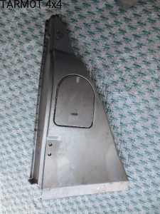 Słupek środkowy PRAWY szary (center body part for fuel - right side)