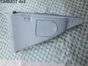 Słupek środkowy PRAWY biały (center body part for fuel - right side)